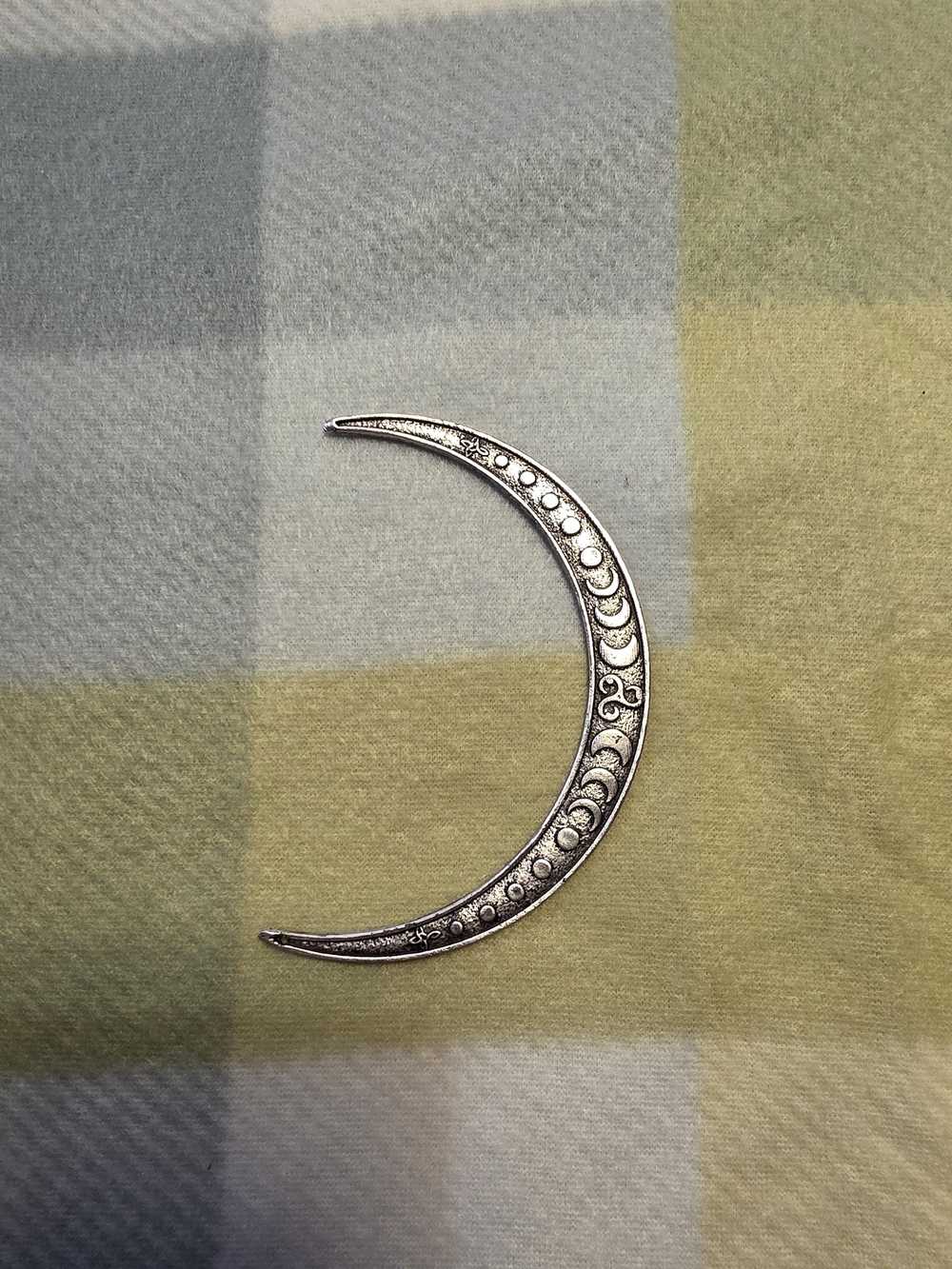 Silver Crescent Moon Pendant - Detailed Moon Phase Design Celtic Norse